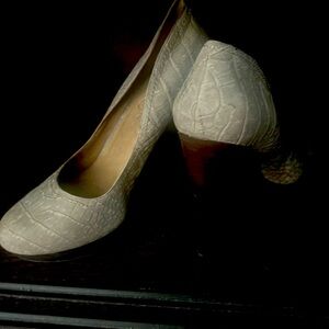 Jessica Simpson Gray Crocodile Platform Heels